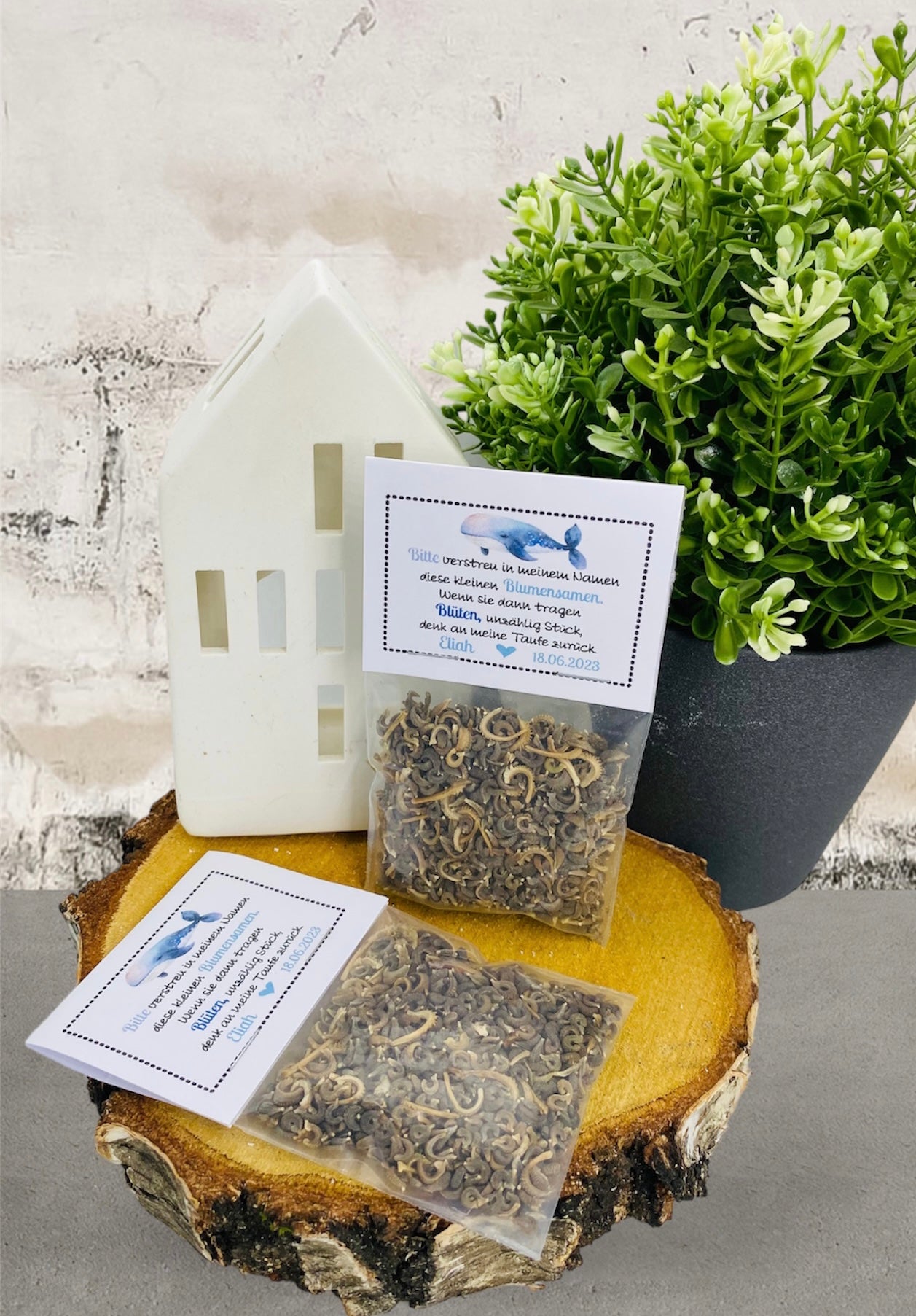 Blooming memories: Personalized bags with your name and date for the baptism