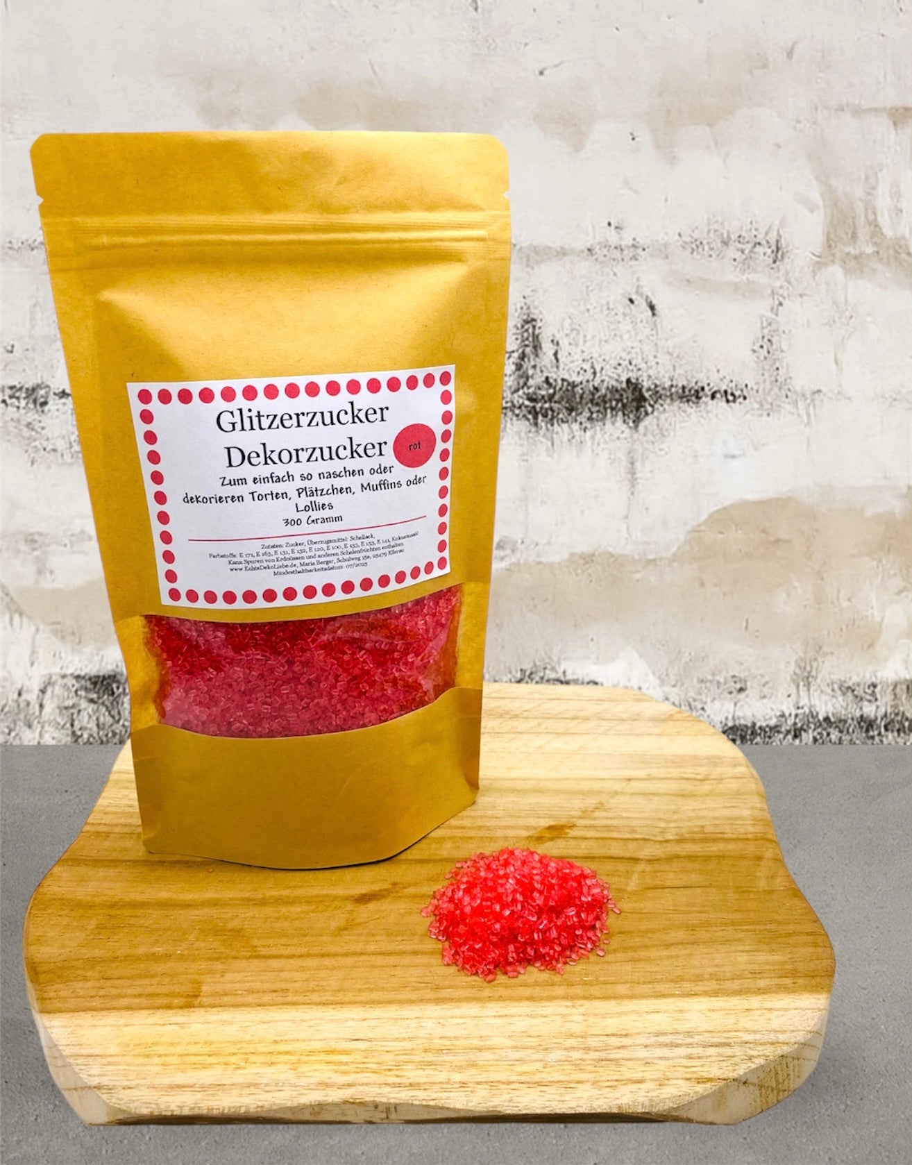 Bunte Zuckerkreationen der Farbe rot: Backen, Dekorieren und Versüßen mit Vielfalt!